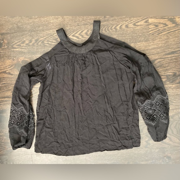 Express Black Embroidered Cold Shoulder Top Women’s Size M - Picture 2 of 9